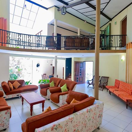 Limeshine - Airport Transit Hotels & Residences Katunayake Exterior photo