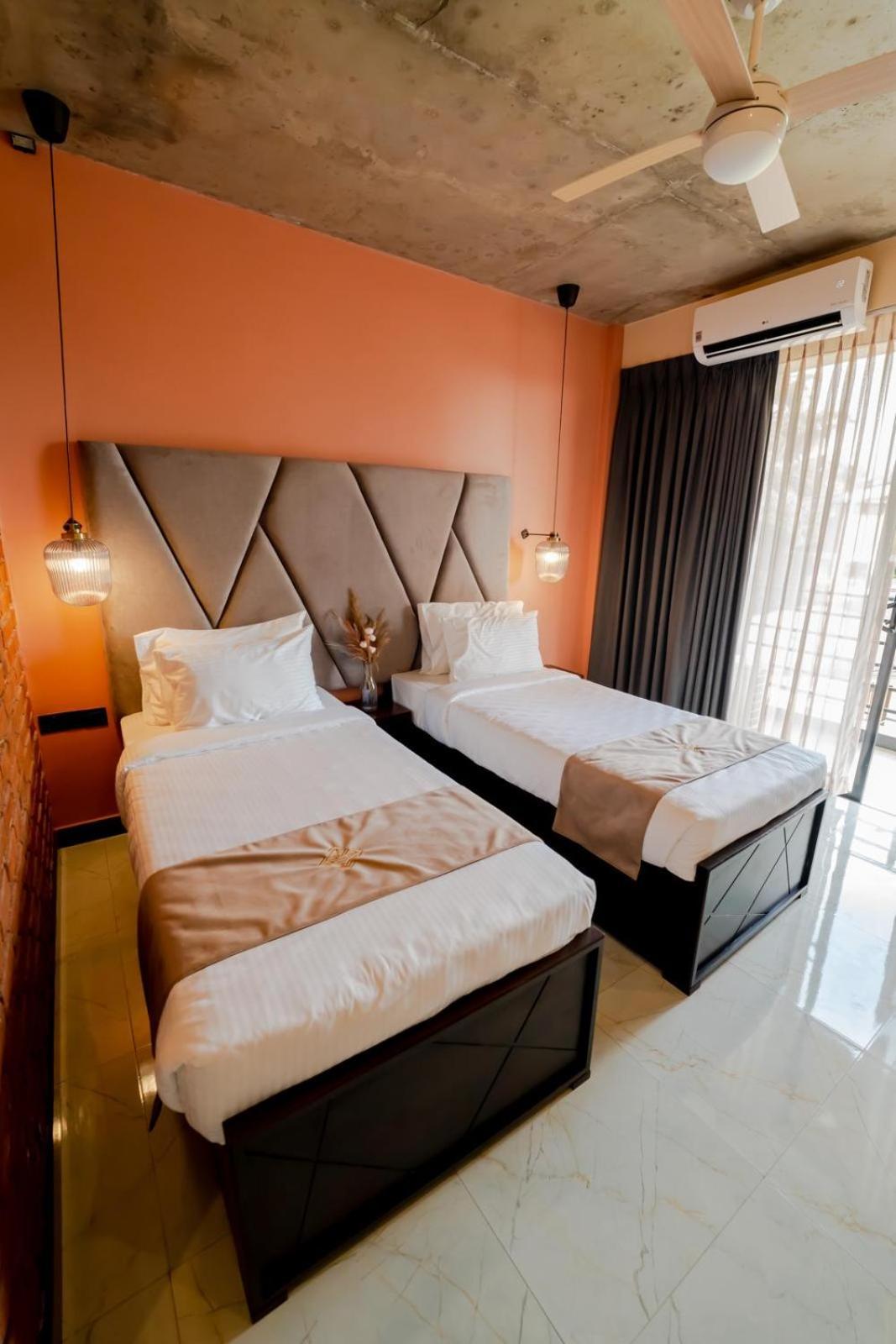 Limeshine - Airport Transit Hotels & Residences Katunayake Exterior photo